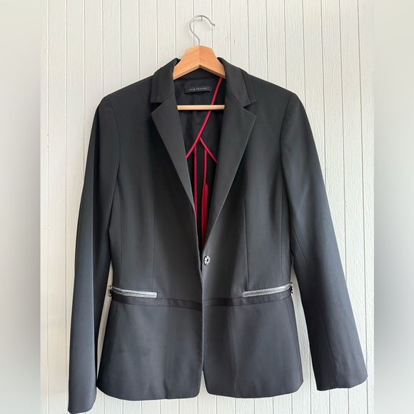Elie Tahari Jackets & Blazers - Elie Tahari Suit Jacket / Blazer